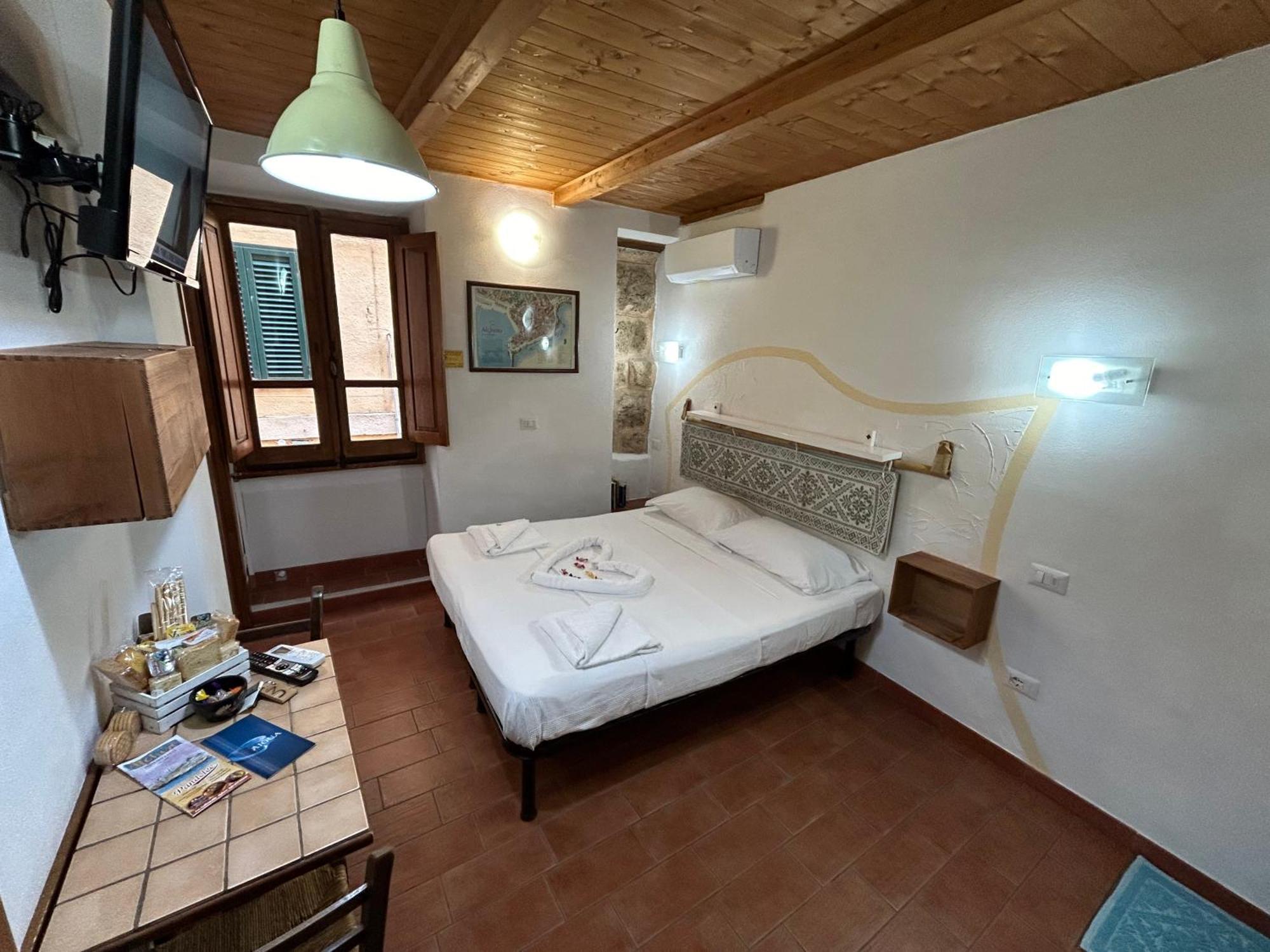 Aigua Hotel Алгеро Екстериор снимка